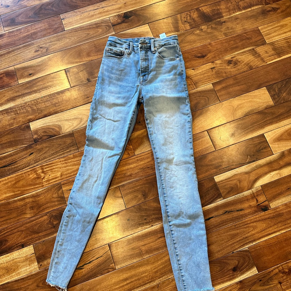 Good American size 2 Classic Blue Women's Jeans raw hem